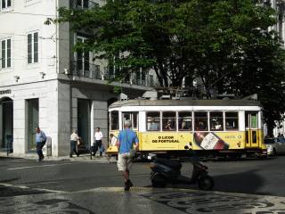 Portugal - alte Straßenbahnen Lissabon